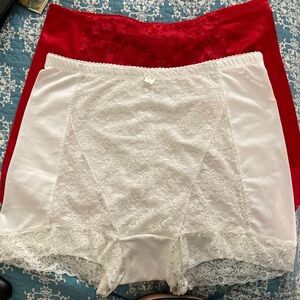 Elegant Lace Women's Intimates Set - Red and White